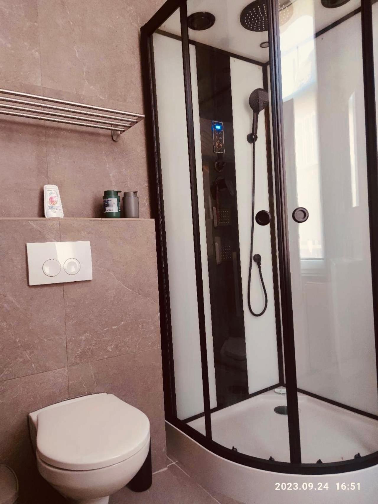 Apartment Salzinneschezsoi 2 *